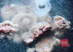 猪尾骨炖冬瓜汤的做法图解2