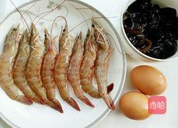 木耳虾仁炒蛋的做法图解1