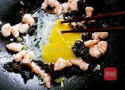 木耳虾仁炒蛋的做法图解7