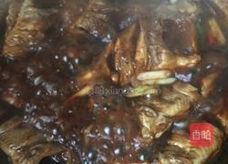 焖黑鱼的做法图解2
