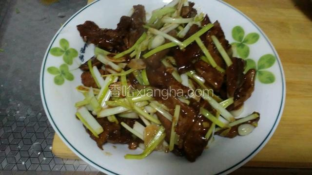 出锅装盘