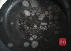 核桃仁拌菠菜的做法图解3