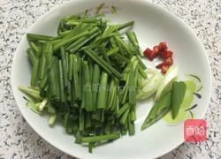 韭菜豆芽的做法图解2