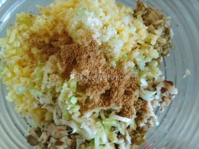 最后放自制调料油。