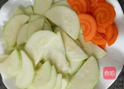 辣肠炒角瓜的做法图解1