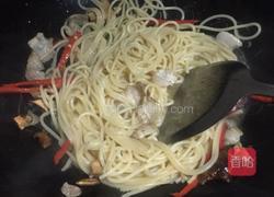 松茸培根炒意面的做法图解6