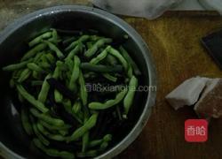 肉焖豆角的做法图解1