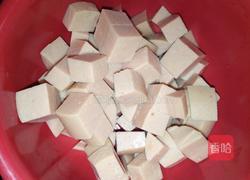 火腿肠炒玉米胡萝卜的做法图解3