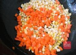 火腿肠炒玉米胡萝卜的做法图解4