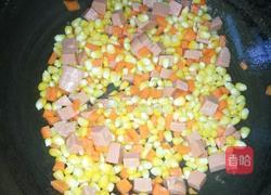 火腿肠炒玉米胡萝卜的做法图解6