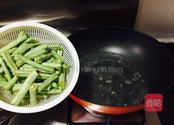 白灼豆角的做法图解2