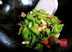 豆腐干炒青椒的做法图解6