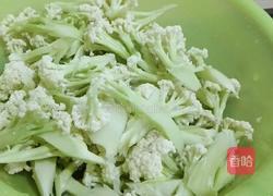 花菜炒肉的做法图解2