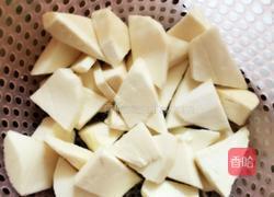 鲜美竹笋鸭肉煲的做法图解1