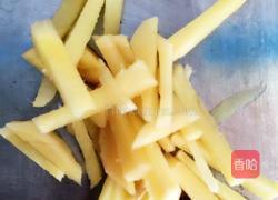 鲜美竹笋鸭肉煲的做法图解2
