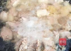 鲜美竹笋鸭肉煲的做法图解7