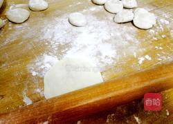 牛肉香菇芹菜水饺的做法图解4