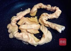 干煸肥肠的做法图解2