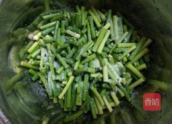腌糖醋蒜苔的做法图解3