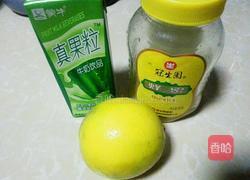 蜂蜜柠檬芦荟汁的做法图解1