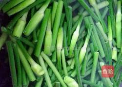 蒜苔炒猪肝的做法图解3