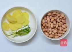 花生凤爪汤的做法图解1