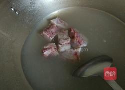 薏米炖排骨的做法图解1