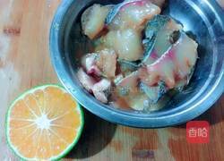 片片鱼葱油面的做法图解2