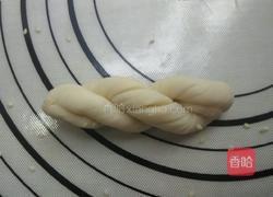 炸小麻花的做法图解8