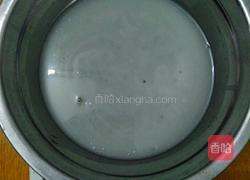 豆沙蛋黄酥的做法图解2