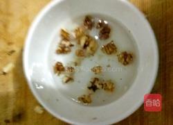 蒜香桃仁木耳菜的做法图解2