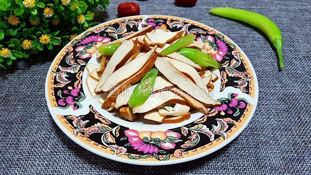 杭椒炒鸡蛋干