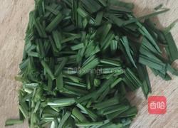 韭菜鸡蛋虾仁饺子馅的做法图解6