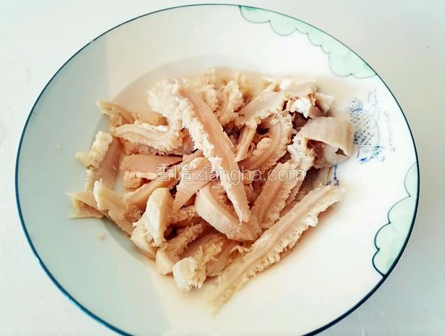 牛肚洗净切片