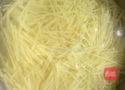 土豆酸菜丝的做法图解2