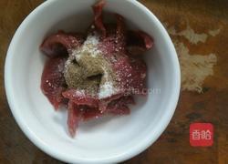 牛肉炒芦笋的做法图解3