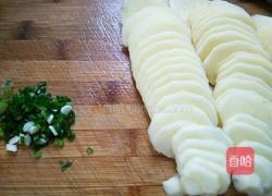 糖醋土豆片的做法图解1