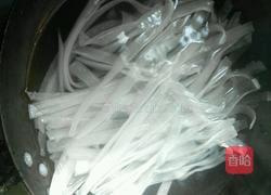 红焖肉炖粉的做法图解2