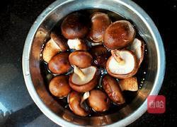 清烧鸡肉菌的做法图解2