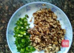 香菇焖肉酱的做法图解2