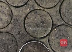 黑芝麻核桃饼干的做法图解5
