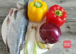 彩椒焗烤海鲈鱼的做法图解1