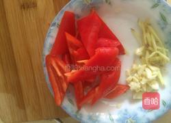 木耳炒腐竹。的做法图解5