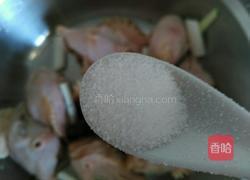 香辣酱鸡头的做法图解3