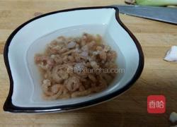 开洋葱油拌面的做法图解1