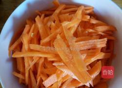 青椒胡萝卜炒肉丝的做法图解2