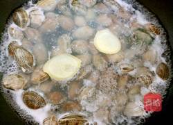 凉拌蚬子肉的做法图解3