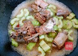 排骨焖苦瓜的做法图解7