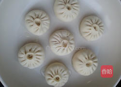 上海小笼汤包的做法图解12