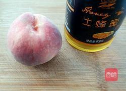 鲜榨桃汁的做法图解1